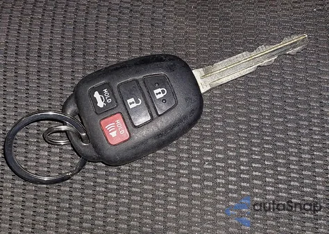 2015 Toyota Corolla S Plus z USA, uszkodzony, nr VIN 2T1BURHE2FC239209